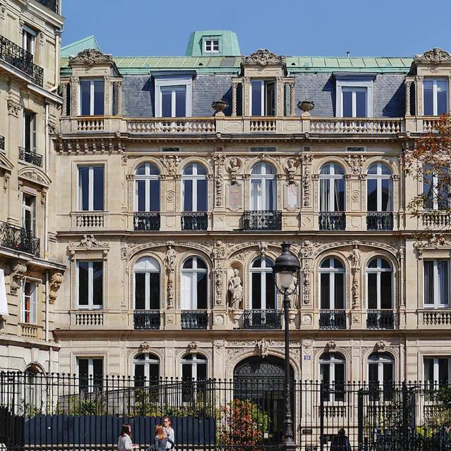 The Nouvelle Athènes Quarter